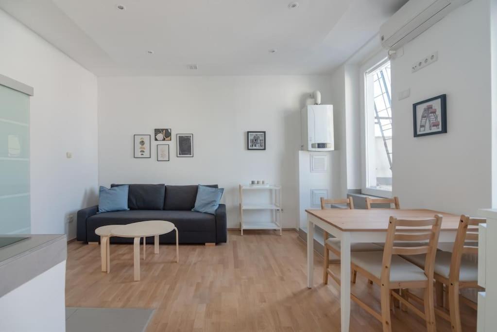 Grosse Terrasse, Klimaanlage Und U-Bahn Naehe Apartman Bécs Kültér fotó