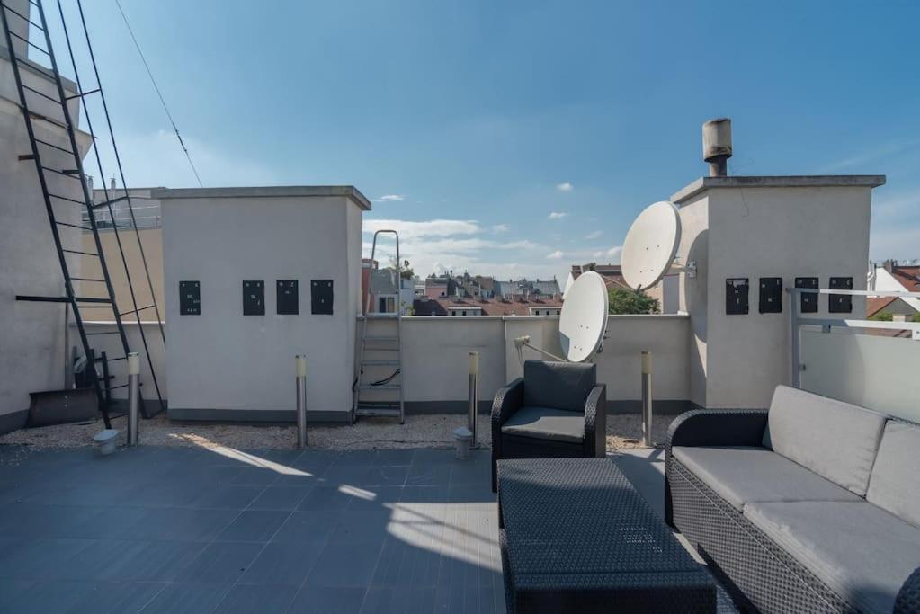 Grosse Terrasse, Klimaanlage Und U-Bahn Naehe Apartman Bécs Kültér fotó
