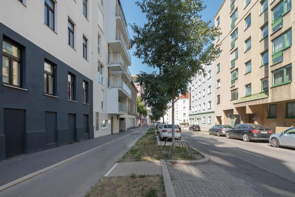 Grosse Terrasse, Klimaanlage Und U-Bahn Naehe Apartman Bécs Kültér fotó