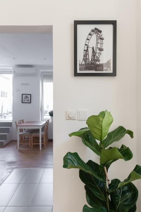 Grosse Terrasse, Klimaanlage Und U-Bahn Naehe Apartman Bécs Kültér fotó