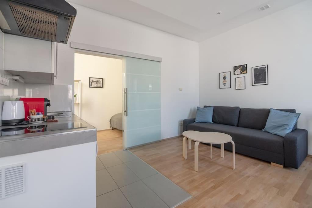 Grosse Terrasse, Klimaanlage Und U-Bahn Naehe Apartman Bécs Kültér fotó